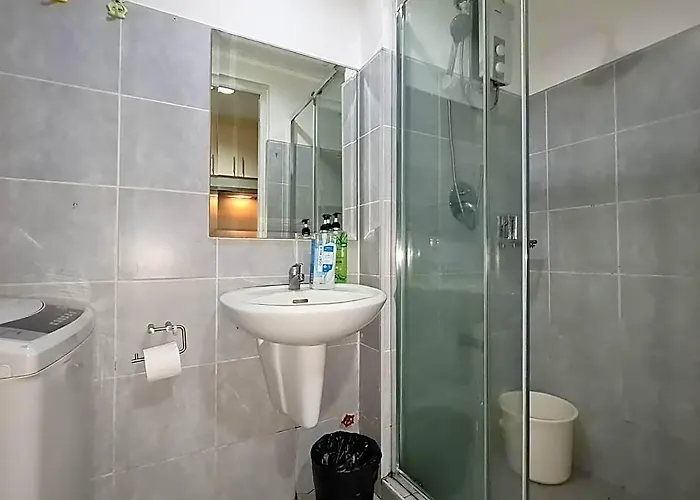 Sea Residences - R Us Hotel Manila